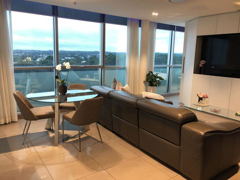 Glasshouse Apartment - At Parramatta - Dalby Accommodation 0