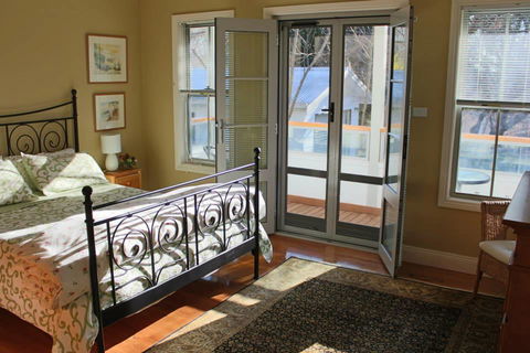 Glenburn House - Dalby Accommodation 2