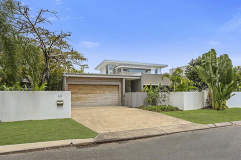 Go With The Flow, Noosa Sound - Dalby Accommodation 1