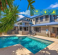 Gold Coast Stunning Waterfront Holiday Retreat - Dalby Accommodation