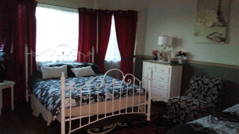 GOLDEN LACE B&B - Dalby Accommodation 1