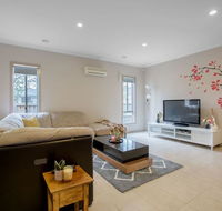 Gorgeous 4BR home in Point Cook - Dalby Accommodation