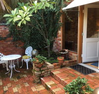 Gorgeous studio 2 minutes from the heart of Subiaco - Dalby Accommodation