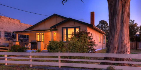 Grace's Spa Cottage - Dalby Accommodation 0