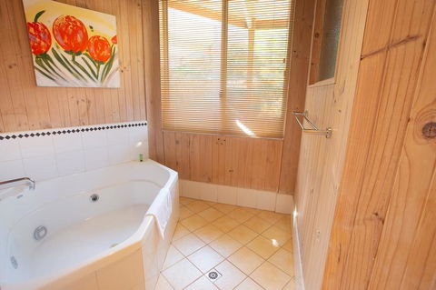 Grampians Chalets - Dalby Accommodation 3