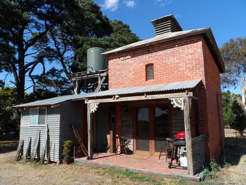 Grampians Historic Tobacco Kiln - Dalby Accommodation 0