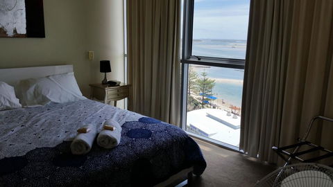 Grand Hotel Ocean View Apartment Labrador - Dalby Accommodation 2