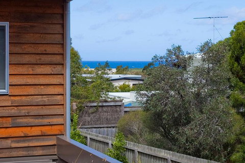 Great Ocean Retreat 43 - Dalby Accommodation 1