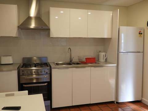 Guesthouse With Pool & BBQ - 10 Kms From CBD - Dalby Accommodation 1