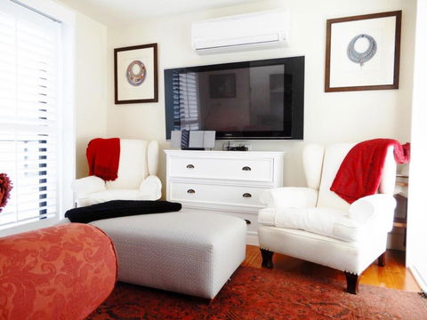Gulls Way - Dalby Accommodation 0