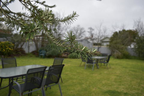 Hamilton Lakeside Motel - Dalby Accommodation 1