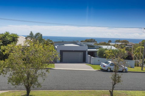 HAMPTONS - Dalby Accommodation 1