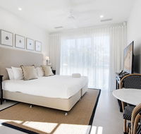 Hamptons 1 Broadbeach Apartment - 1 Bedroom - New Luxurious - Dalby Accommodation