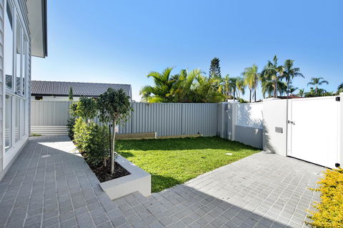 Hamptons #1 Broadbeach Apartment - 1 Bedroom - New Luxurious - Dalby Accommodation 1