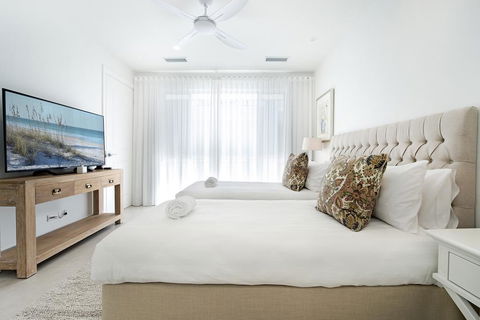 Hamptons Style 2 Bedroom Executive Luxury Apartment - Dalby Accommodation 0