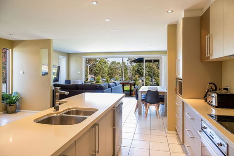HARBOUR LIGHTS - Ulladulla - Dalby Accommodation 3