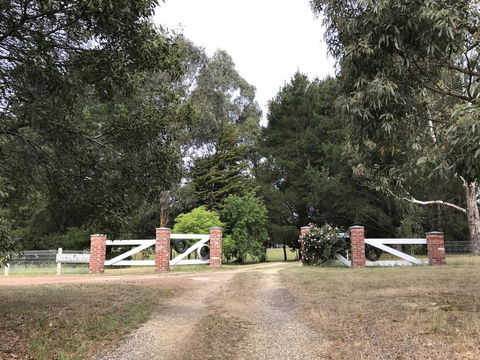 Helen's Luxury Hut - Dalby Accommodation 3