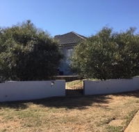 Hendersons Houses - Dalby Accommodation