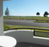 Hi Surf Unit 2 92 Head Street Forster - Dalby Accommodation
