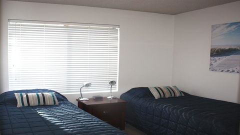 Hibiscus Court 1 - Forster Main Beach! - Dalby Accommodation 3