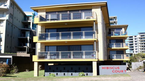 Hibiscus Court 1 - Forster Main Beach! - Dalby Accommodation 1