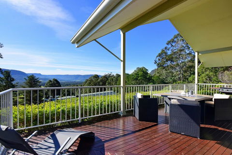 Hillcrest - Spectacular Views! - Dalby Accommodation 1