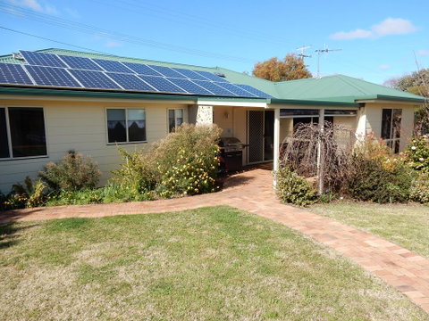 Holiday Home By The Beach In St Helens - Dalby Accommodation 2
