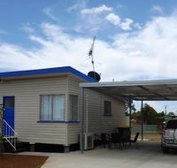 Holiday House Clermont - Dalby Accommodation