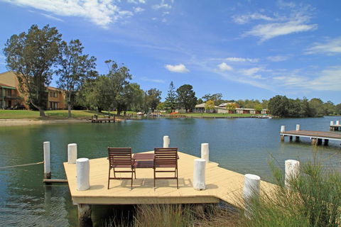 Holiday On The Water - Dalby Accommodation 0