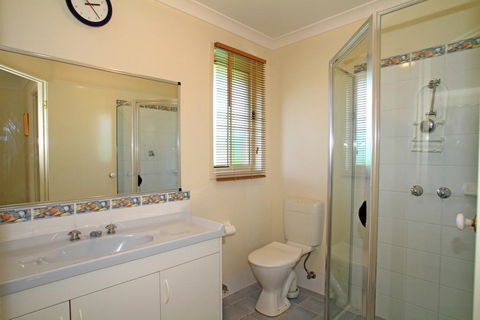 Holiday On The Water - Dalby Accommodation 2