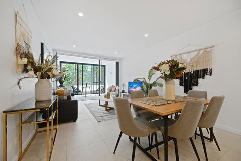 HomeHotel-New And Walking To Shopping,Super Clean - Dalby Accommodation 0