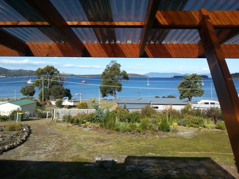 Islandview Beachhouse - 60m Down Driveway To Beach, Dover Tasmania - Dalby Accommodation 2