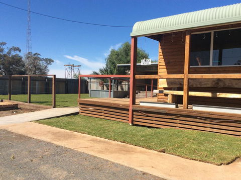 Ivanhoe Hotel Motel - Dalby Accommodation 3