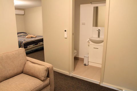 Ivanhoe Hotel Motel - Dalby Accommodation 2