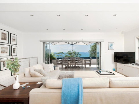 Jacaranda Blue @ Corlette - Dalby Accommodation 0