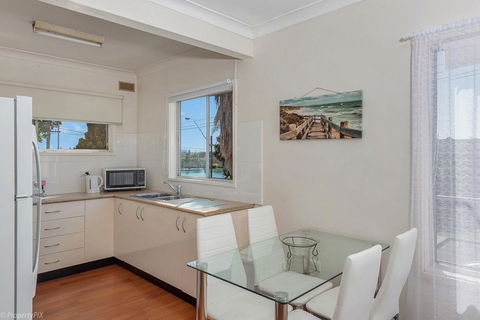 Jamaica Holiday Units - Dalby Accommodation 2