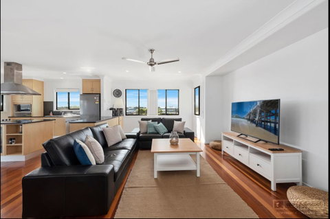 Jetty Escape - Dalby Accommodation 0