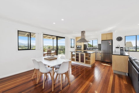 Jetty Escape - Dalby Accommodation 2