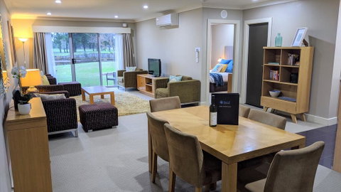Jewel In The Crowne - Dalby Accommodation 0