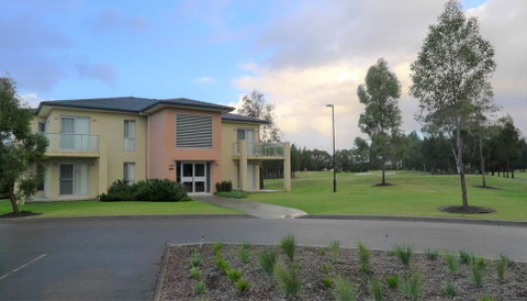 Jewel In The Crowne - Dalby Accommodation 1