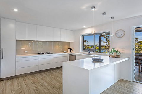 Joleen 9 - Shoal Bay - Dalby Accommodation 3