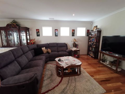 Joondalup Guest Home - Dalby Accommodation 3