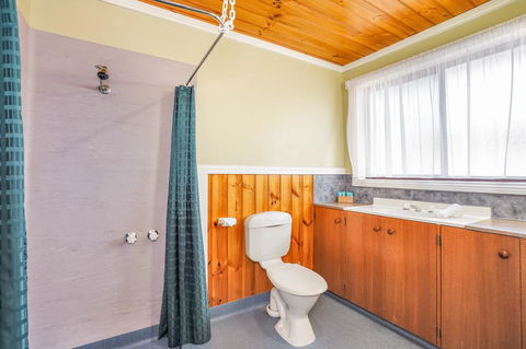 Kellraine Holiday Units - Dalby Accommodation 2