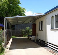 Kenny's Cabin - Dalby Accommodation