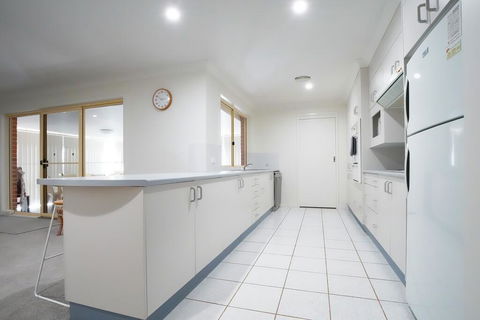 Kentia Drive 28 - Dalby Accommodation 2