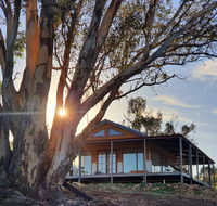Kestrel Nest EcoHut - Dalby Accommodation