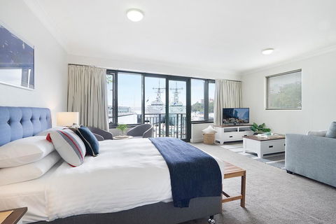 King Size Studio With Water View, Walk To The City - Dalby Accommodation 0