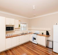 Kinross on Cox Sweet Neat  Simple  Wifi - Dalby Accommodation