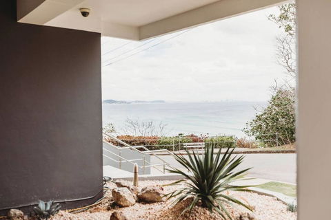 Kirra Hill Coolangatta Renovated Apt W Beach Views - Dalby Accommodation 1