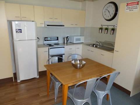Kirwan Apartments 9 - Dalby Accommodation 2